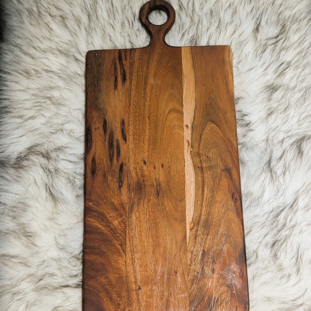 Rustic Acacia Wood Charcuterie Cutting Board 10" x 18" Marbled Details